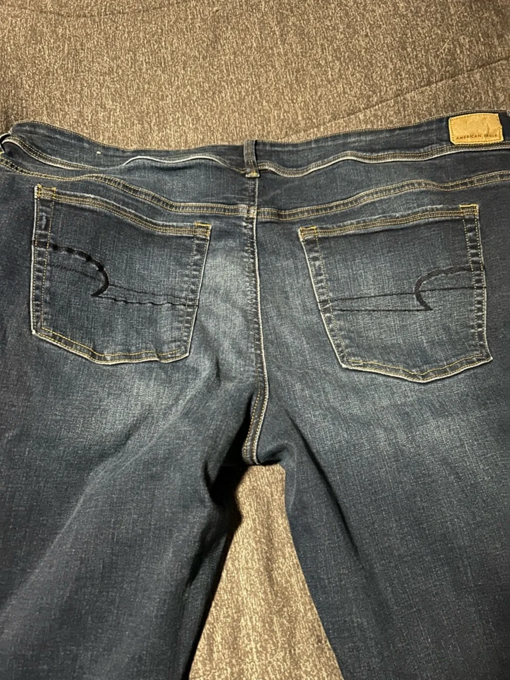 American Eagle Outfitters Dark Blue Denim Jeans with Gold Stitching - Picture 4 of 6